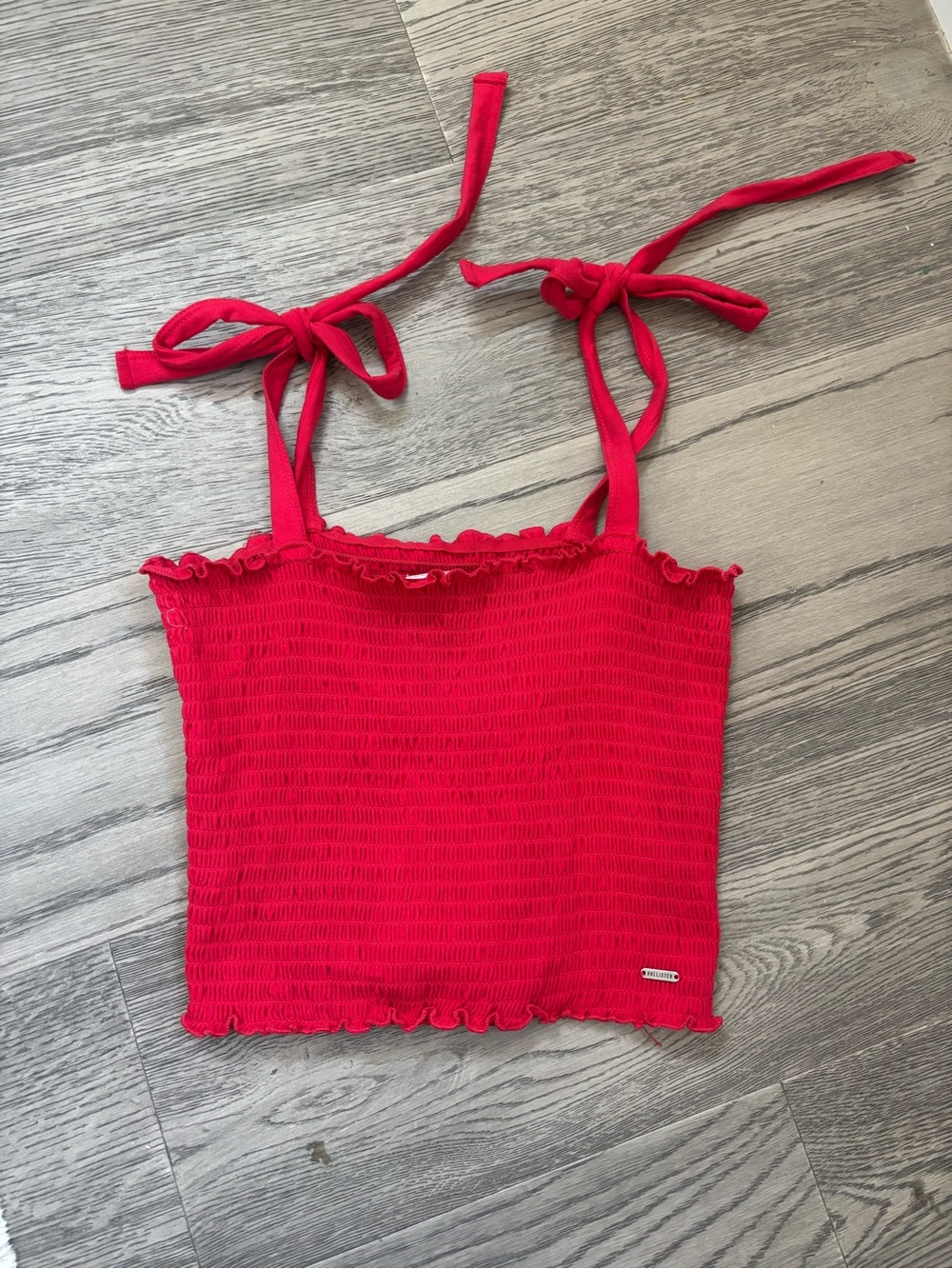 Hollister Red Smocked Tie Strap Crop Top Size M Ruffle Stretch Tank